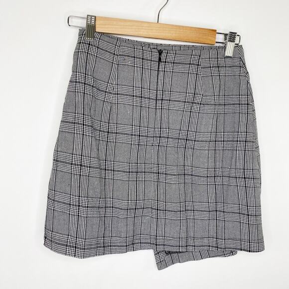 LF Seek The Label Black White Plaid Mini Skirt Women's Size X-Small XS NWT - Picture 4 of 4
